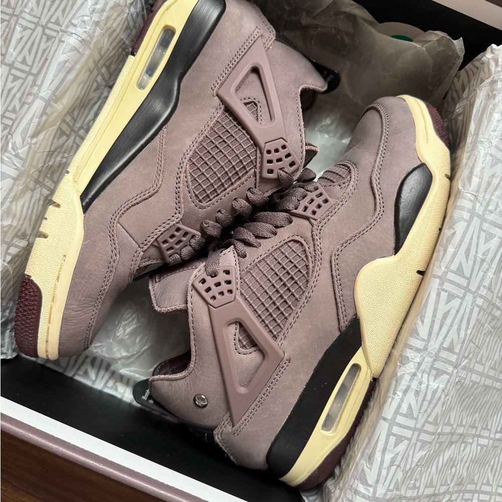 A Ma Maniére x Air Jordan 4 Retro 'Violet Ore'
